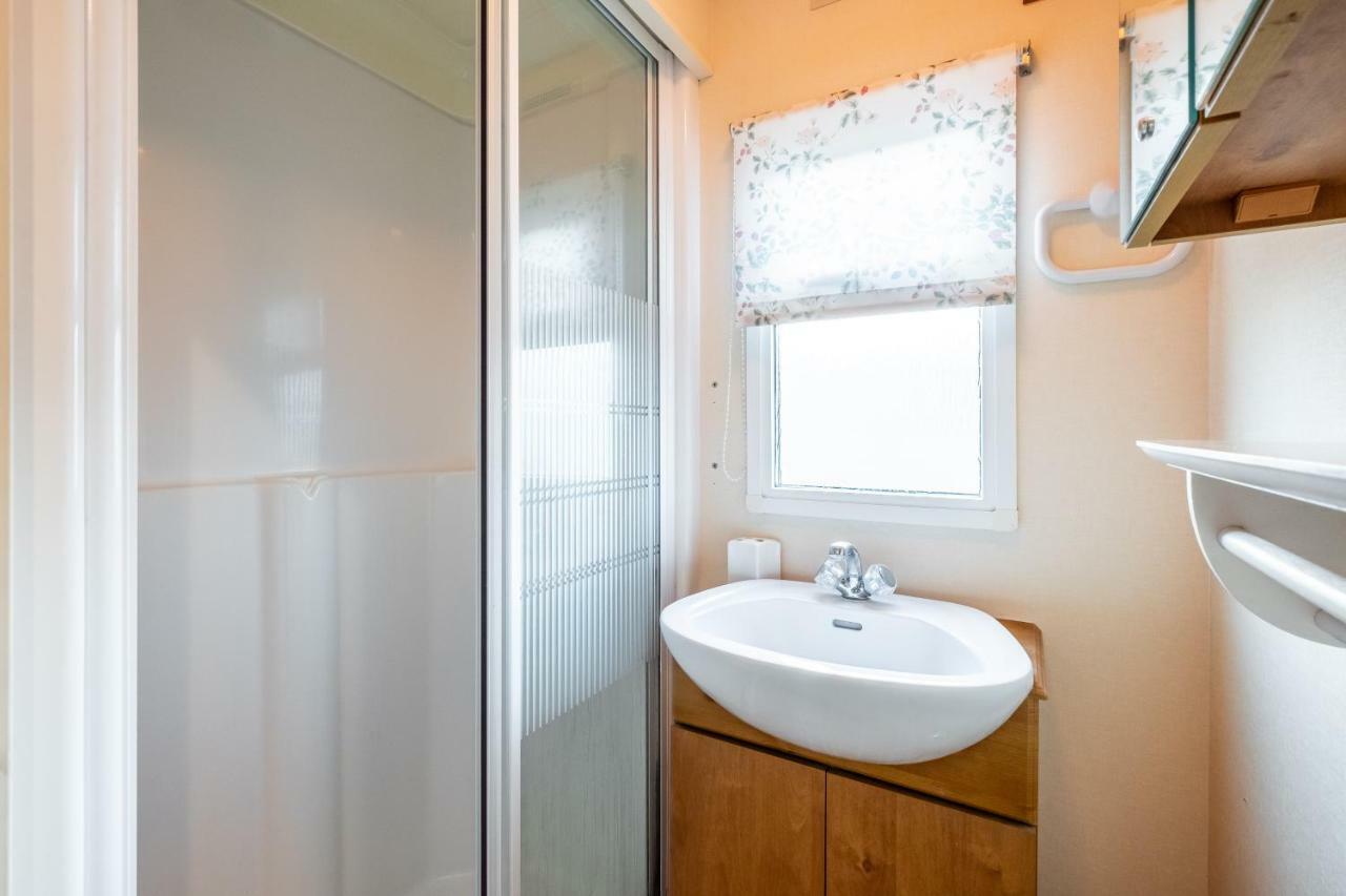 Caravan Beach Holiday Saint Osyth Bagian luar foto
